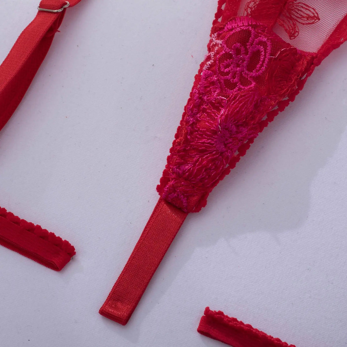 Red Lingerie Sexy Bra And Panty Set 3-Pieces Luxury Lace Fancy Underwear