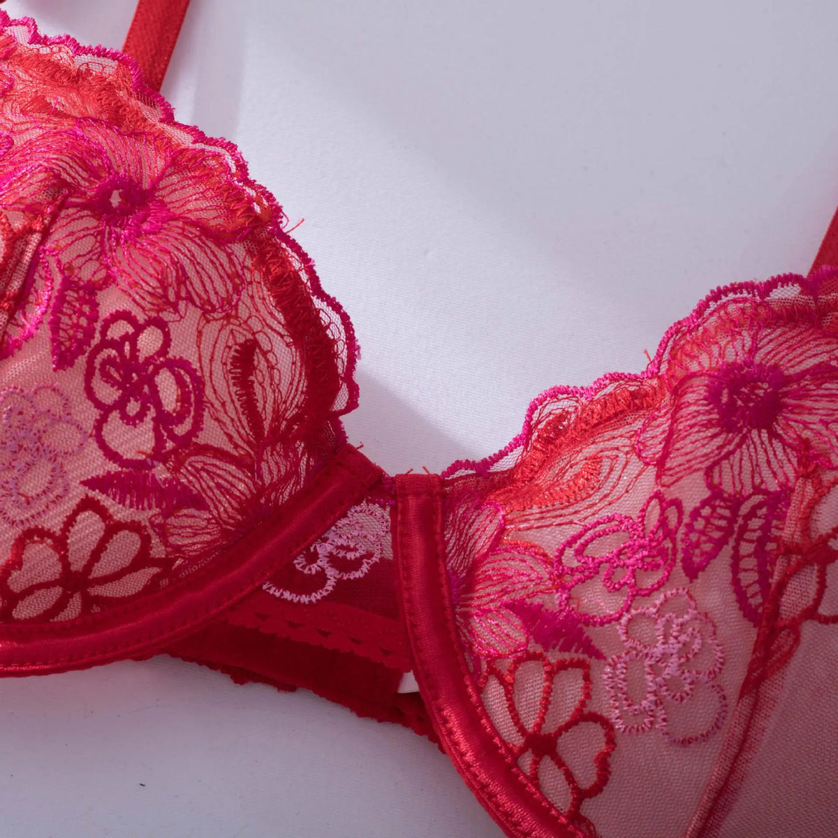 Red Lingerie Sexy Bra And Panty Set 3-Pieces Luxury Lace Fancy Underwear